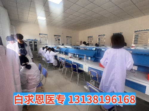 石家莊白求恩醫(yī)學(xué)中專學(xué)校多長(zhǎng)時(shí)間放假一次？